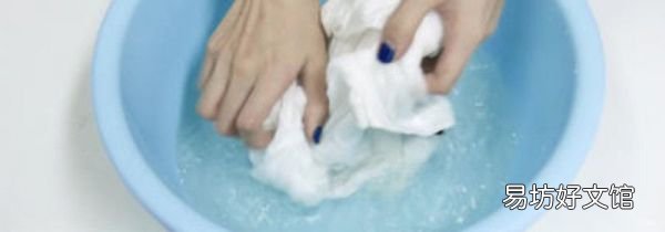 杨梅汁弄到白衣服上怎么办