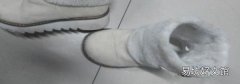 鞋被雨水泡了特别臭怎么办