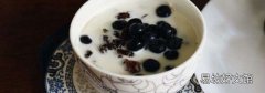 蓝莓牛奶榨汁凝固后能吃吗