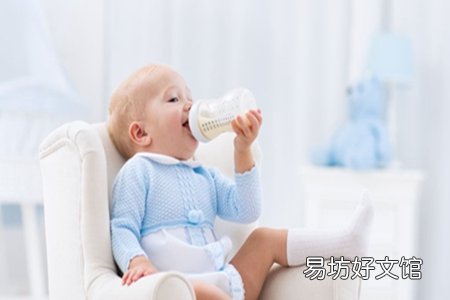 牛奶和奶粉哪个更有营养 宝宝多大后可以开始喝牛奶