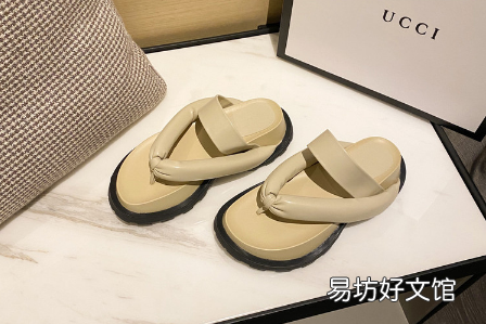 夏天出門穿人字拖還是一字拖 人字拖和普通拖鞋哪個舒服