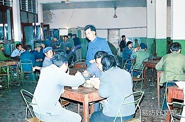 70年代一塊錢(qián)是現(xiàn)在多少錢(qián) 70年代的十塊錢(qián)在飯店能吃些什么