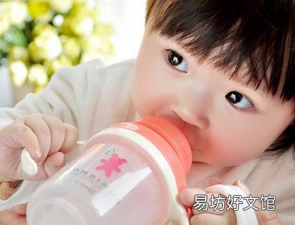婴儿多大可以开始喝水 6个月内不用喝水这科学吗